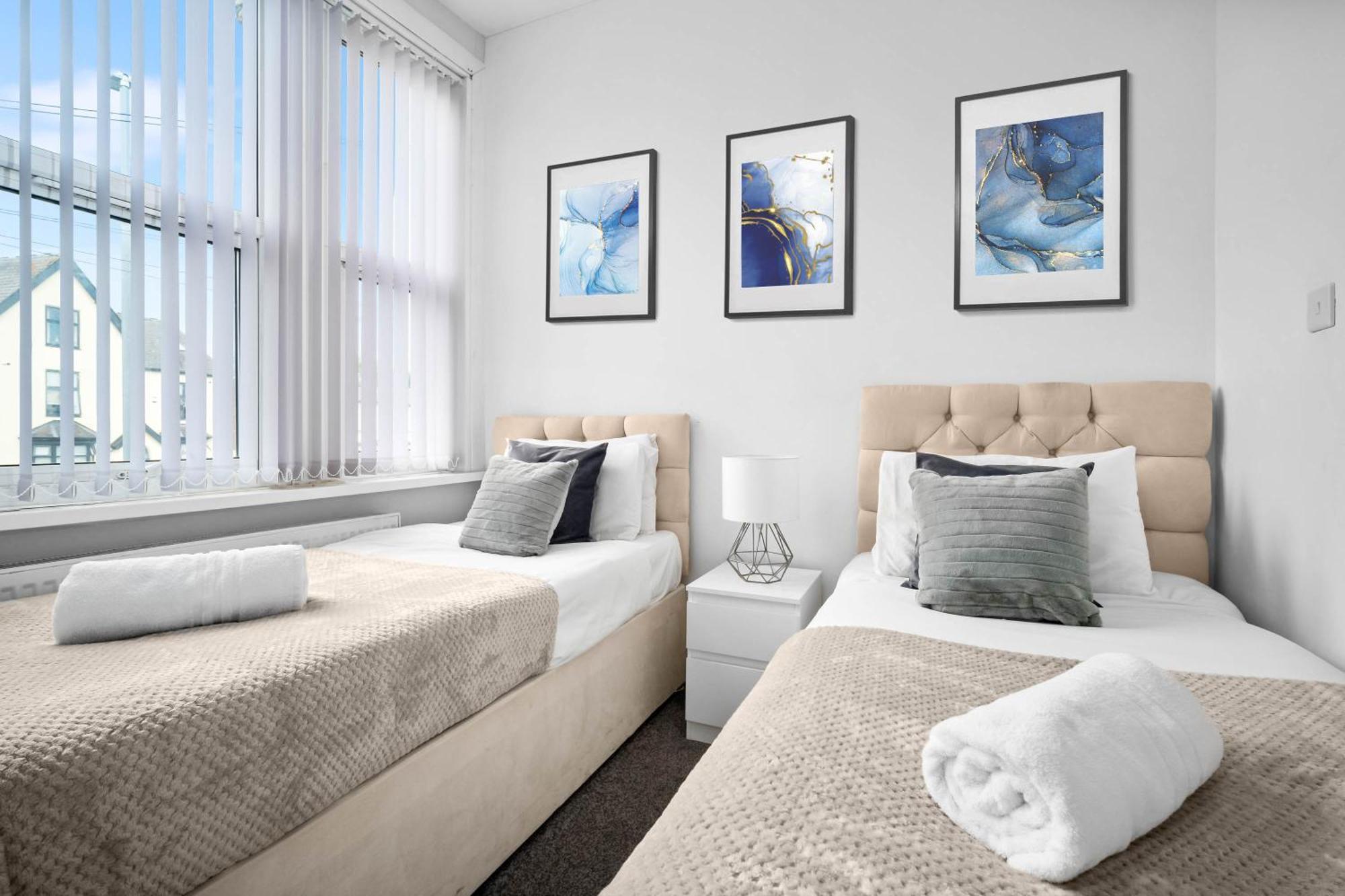 Two Bedroom Apartment - Single Beds - Accommodates 3 - Street Parking - Top Rated -Wbb West Bromwich Exterior photo